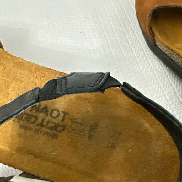 Naot Sabrina Sandals Womens Size 6 Black Tan Leather 37 EU - Picture 6 of 9